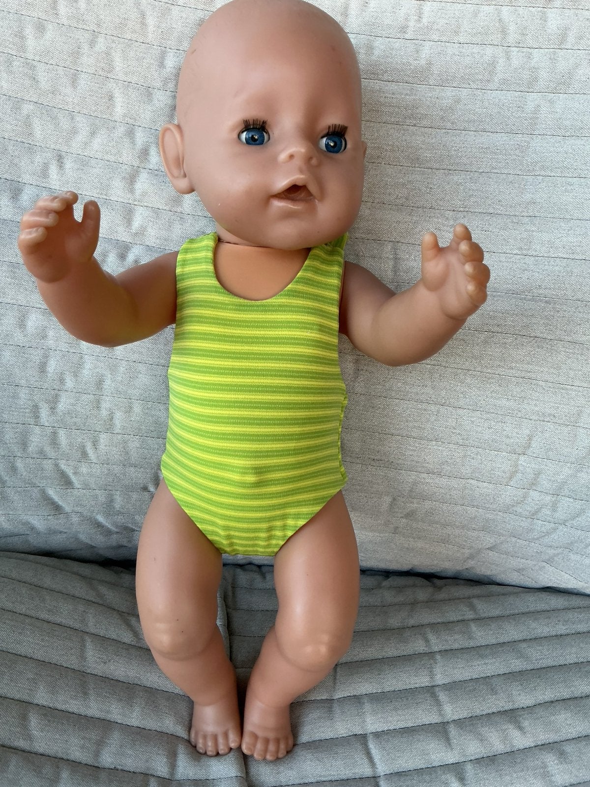 Koopje 3 voor babyborn: groen gestreept badpakje, Kinderen en Baby's, Ophalen of Verzenden, Nieuw, Babypop