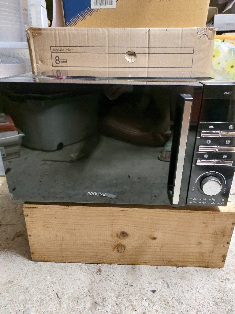 Combi  magnetron proline, Elektronische apparatuur, Microgolfovens, Ophalen, Zo goed als nieuw, Draaiplateau, Vrijstaand