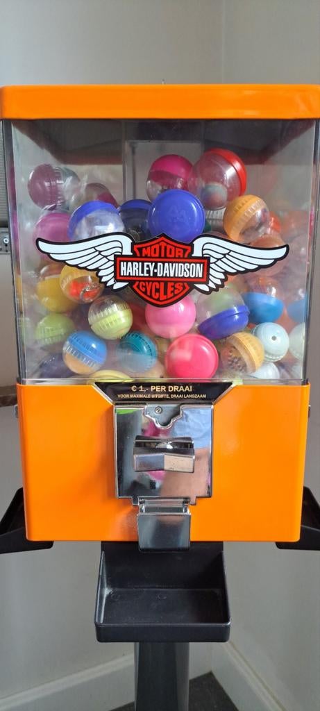Kauwgomballenautomaat Harley-Davidson op statief, Ophalen