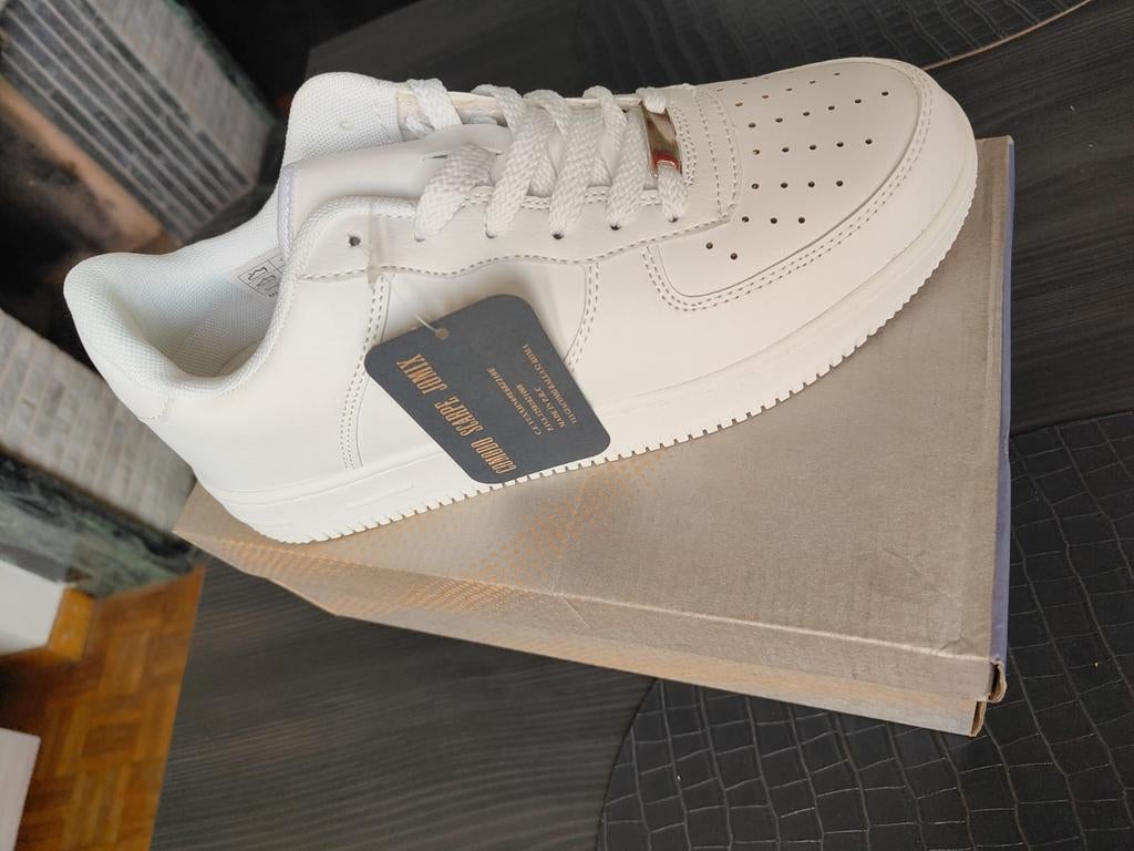 Chaussures cuir neuf 42, Enlèvement