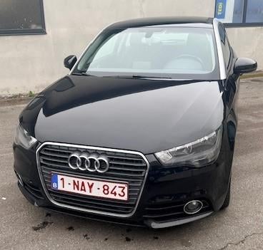 Audi A1 2011 1.6 TDI Très bon état Toit ouvrant 136 000 km, Autos, Audi, Euro 5, A1, Entreprise, Boîte manuelle