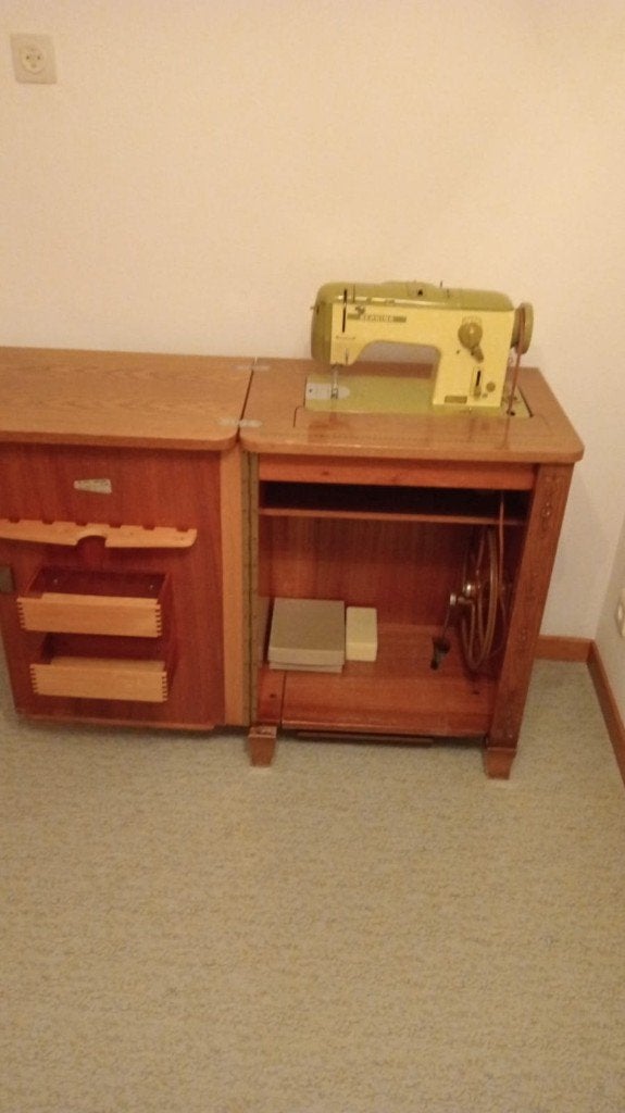 BERNINA naaimachine in kastje, Ophalen