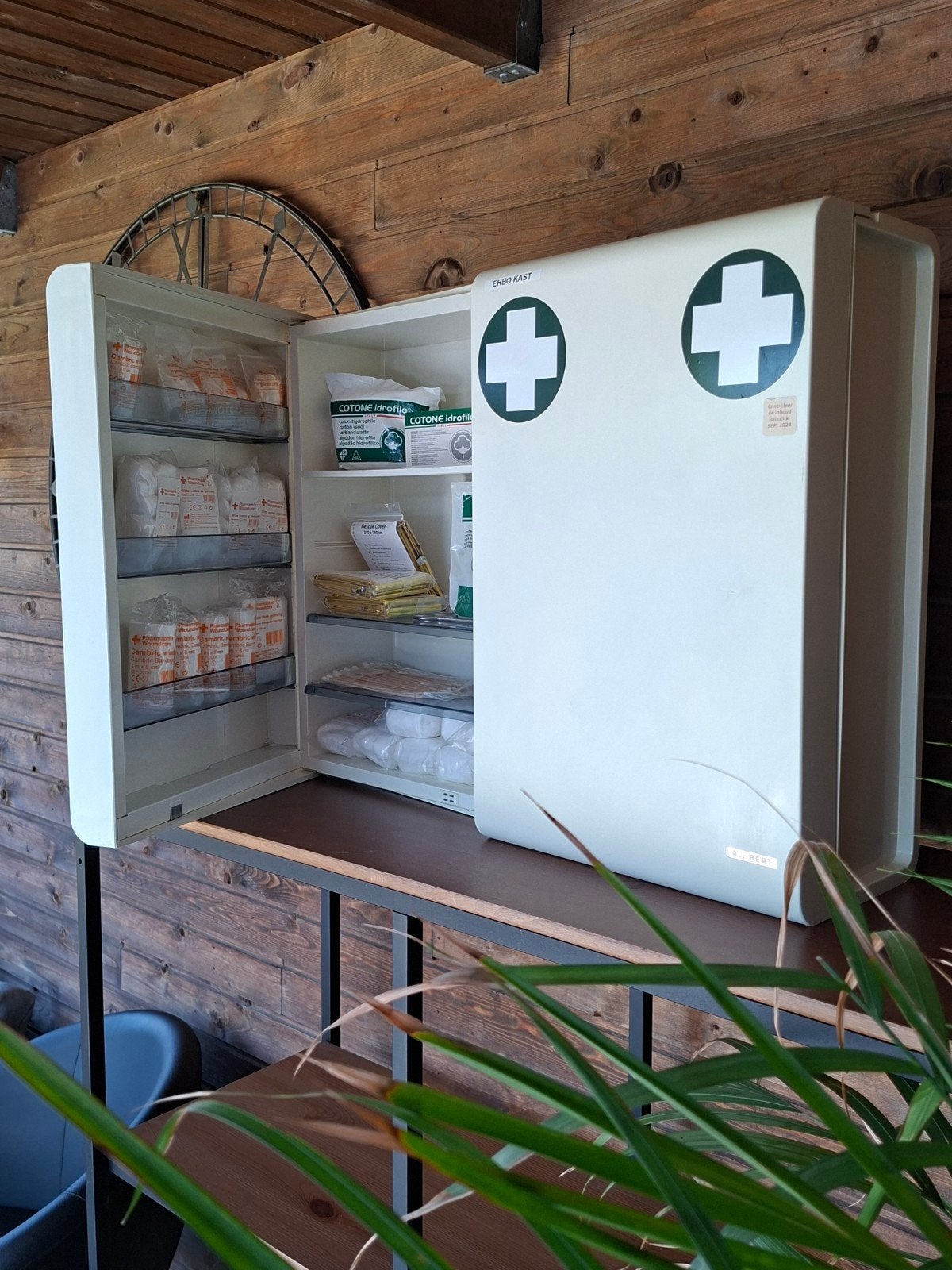 Allibert Apotheekkast ( met EHBO inhoud), Enlèvement