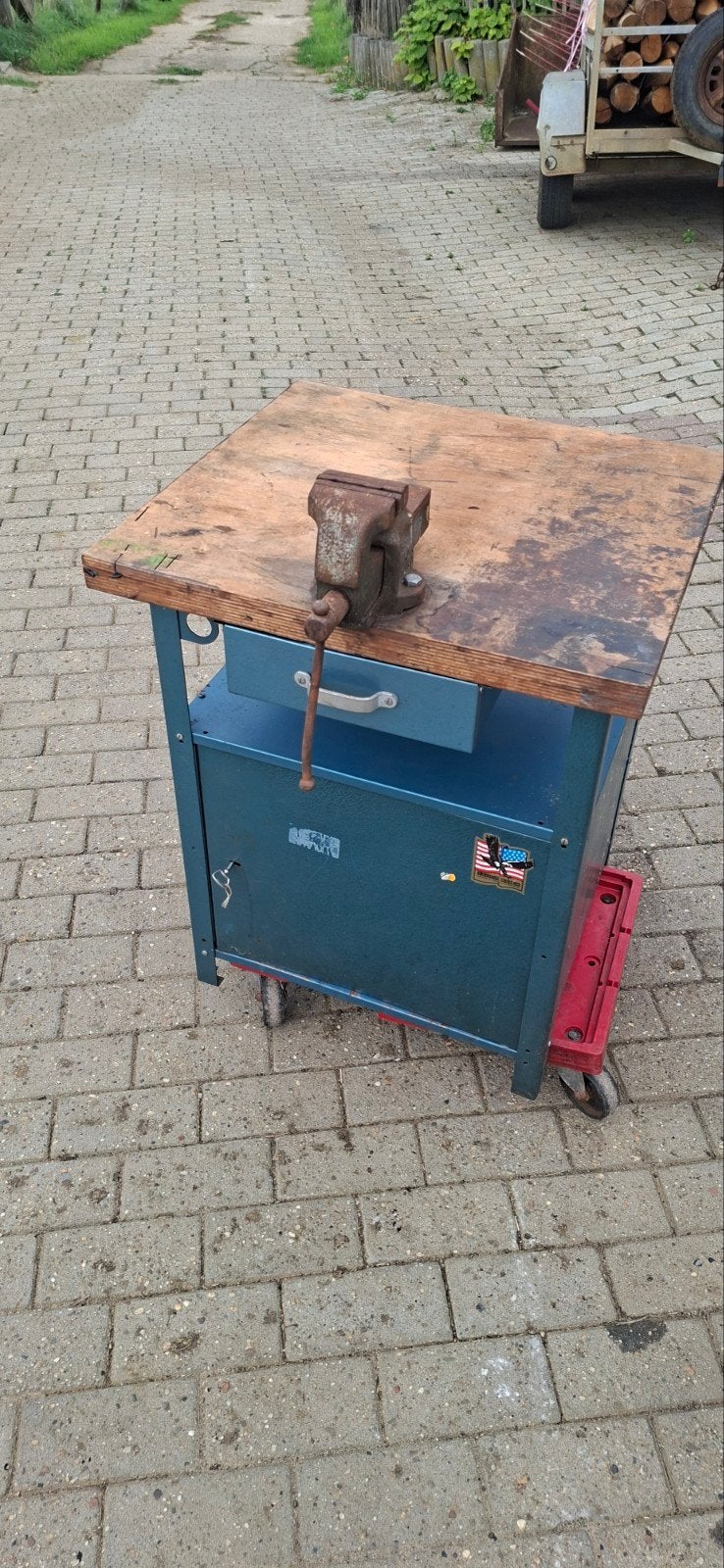 werkbank met bankschroef, Bricolage & Construction, Enlèvement, Utilisé, Moins de 70 cm, Étau