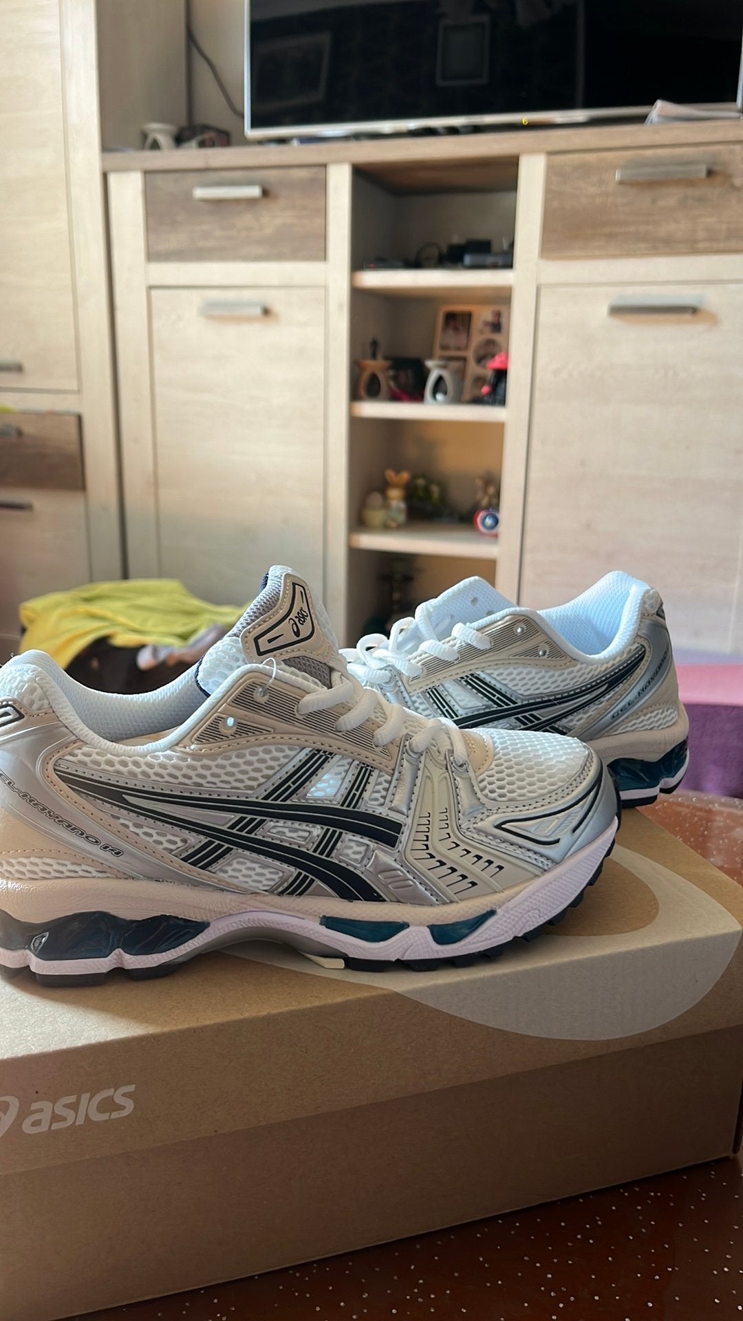 Asics kayano 14, Enlèvement ou Envoi, Comme neuf