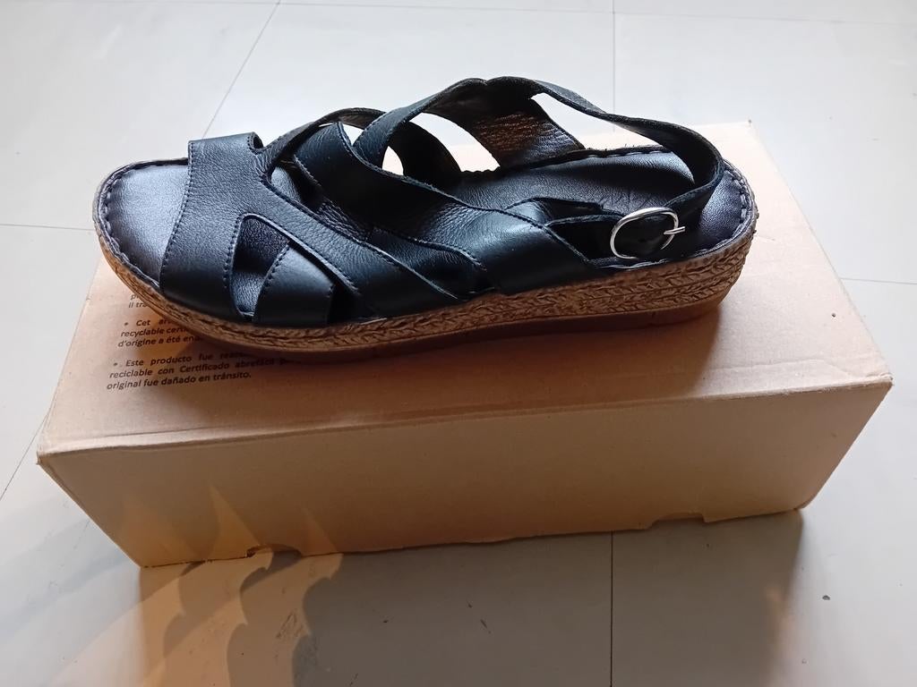 Sandale cuir femme NOUVEAU !!, Enlèvement