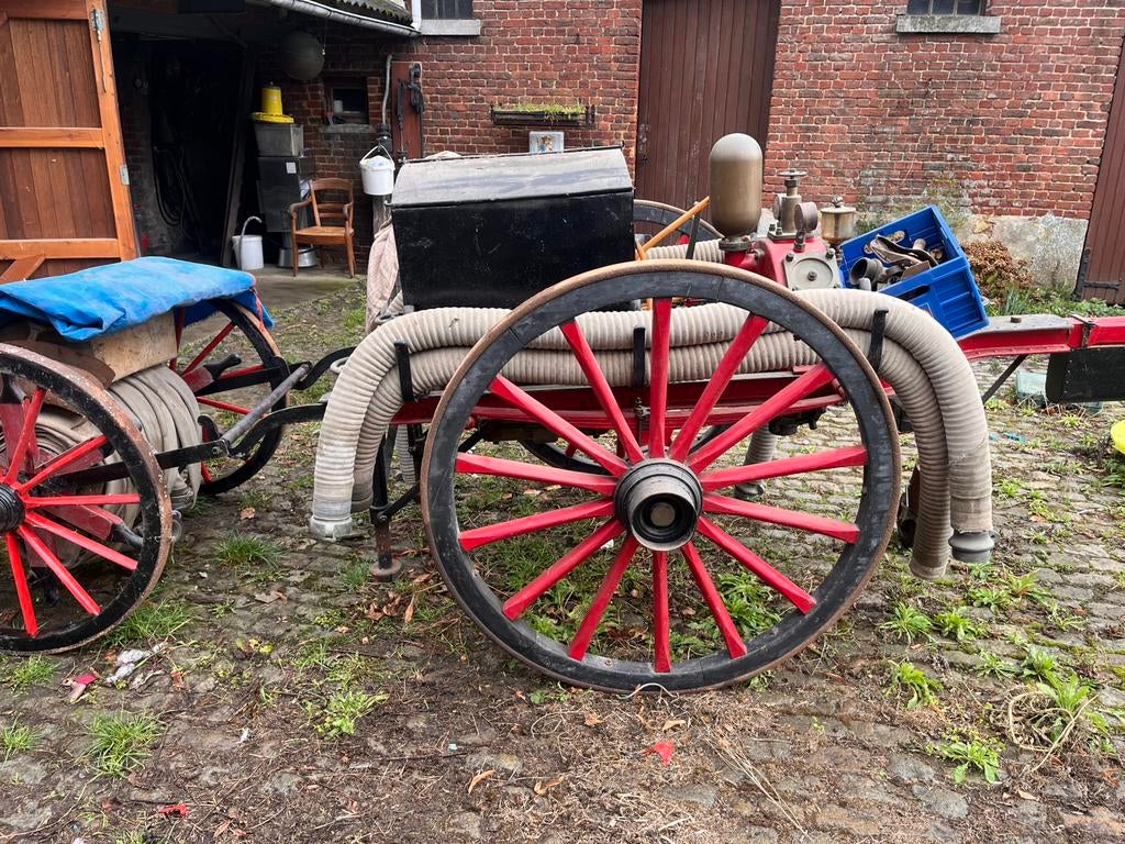 Ancienne pompe de pompier avec moteur essence., Utilisé, Autres types