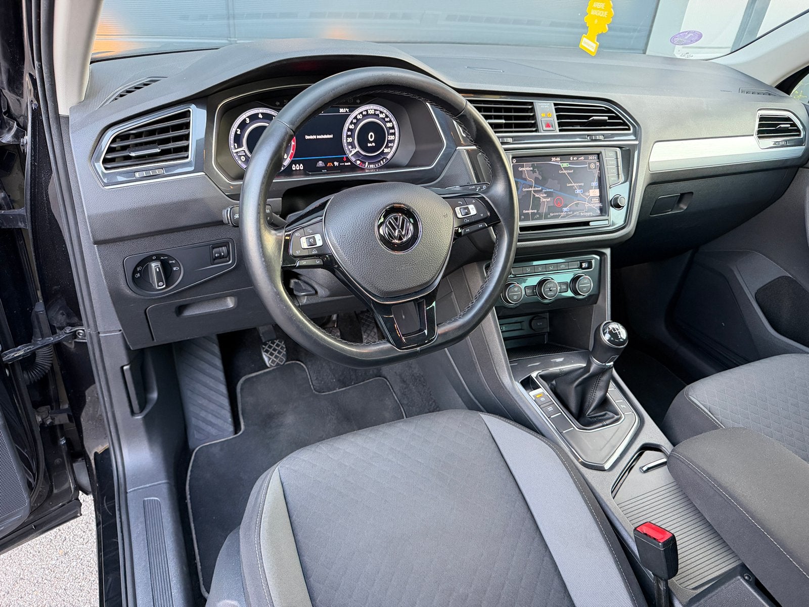 VW Tiguan 1.4 TSI*ACC*Digital*Carplay*Trekhaak*Pro Navi, Autos, Volkswagen, Achat, Entreprise, Boîte manuelle, Noir