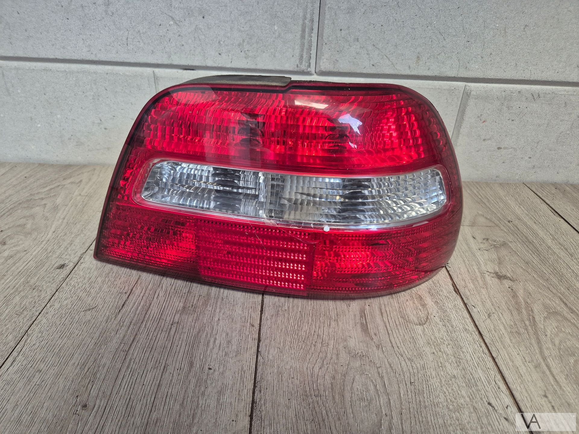Achterlicht rechts van Volvo S40 2000 - 2004 klein barstje, Autos : Pièces & Accessoires, Éclairage, Volvo, Utilisé, Enlèvement ou Envoi