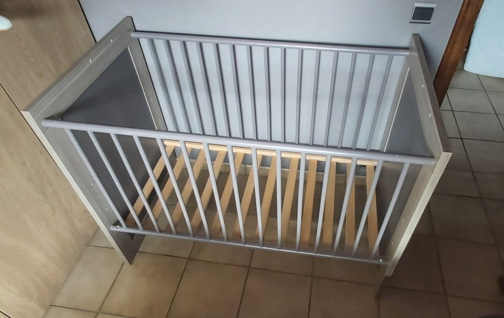 Babybed. Meegroeibed. Met toebehoren., Ophalen, Overige typen, Zo goed als nieuw, Overige doeleinden
