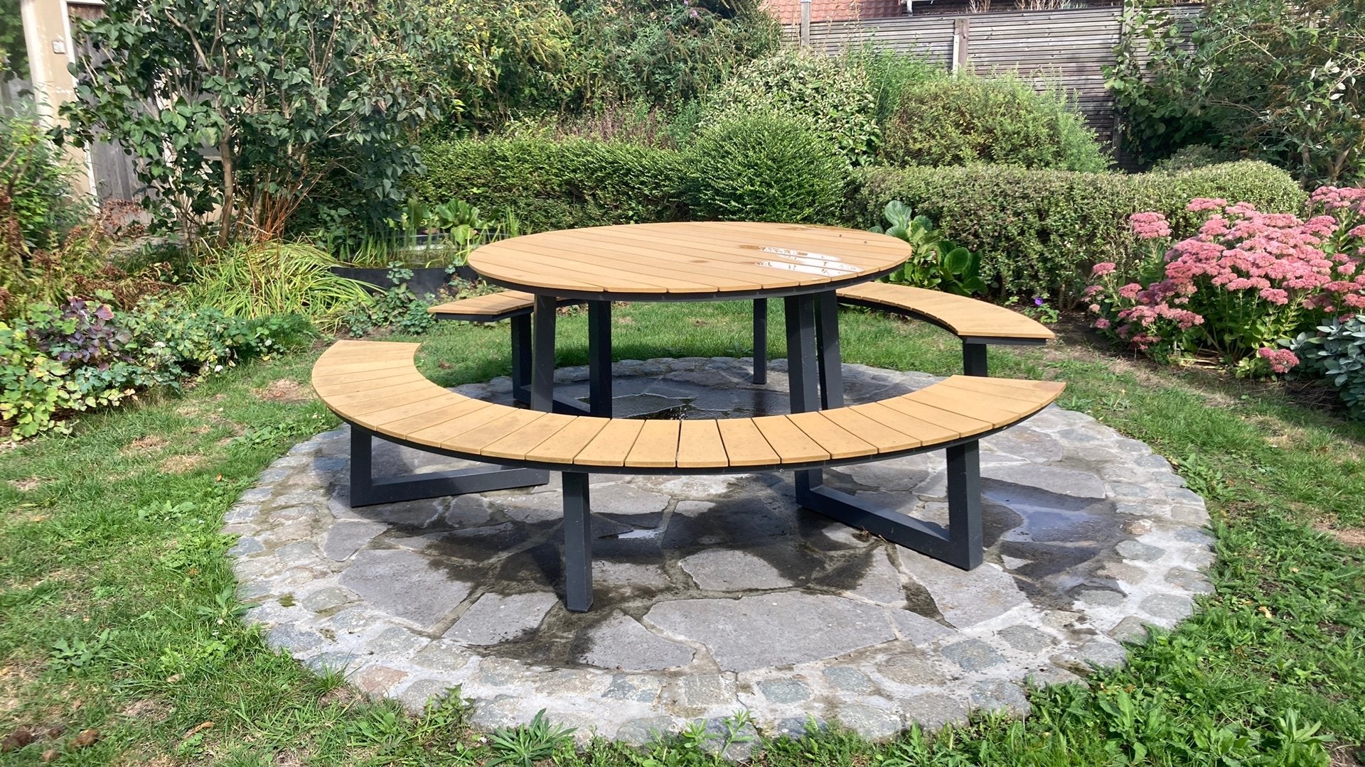 Ronde tuintafel, Ophalen, Zo goed als nieuw