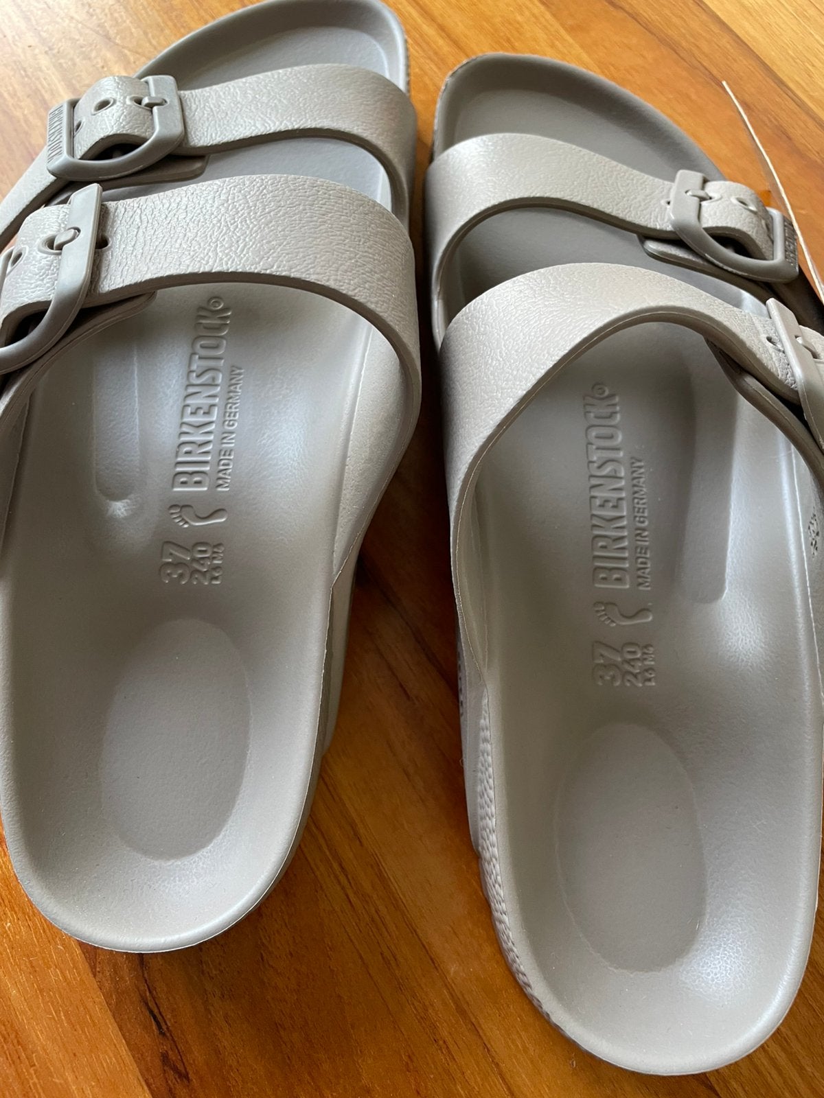 Birkenstock Arizona EVA Taupe 37 neuve avec etiquette, Slippers, Overige kleuren, Nieuw, Ophalen of Verzenden