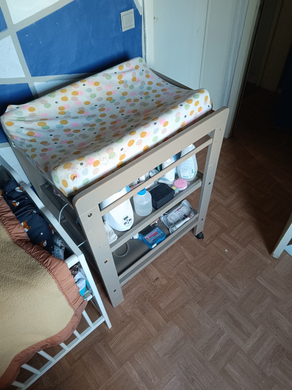 table à langer avec coussin et housse, Kinderen en Baby's, Kinderkamer | Complete kinderkamers, Ophalen of Verzenden