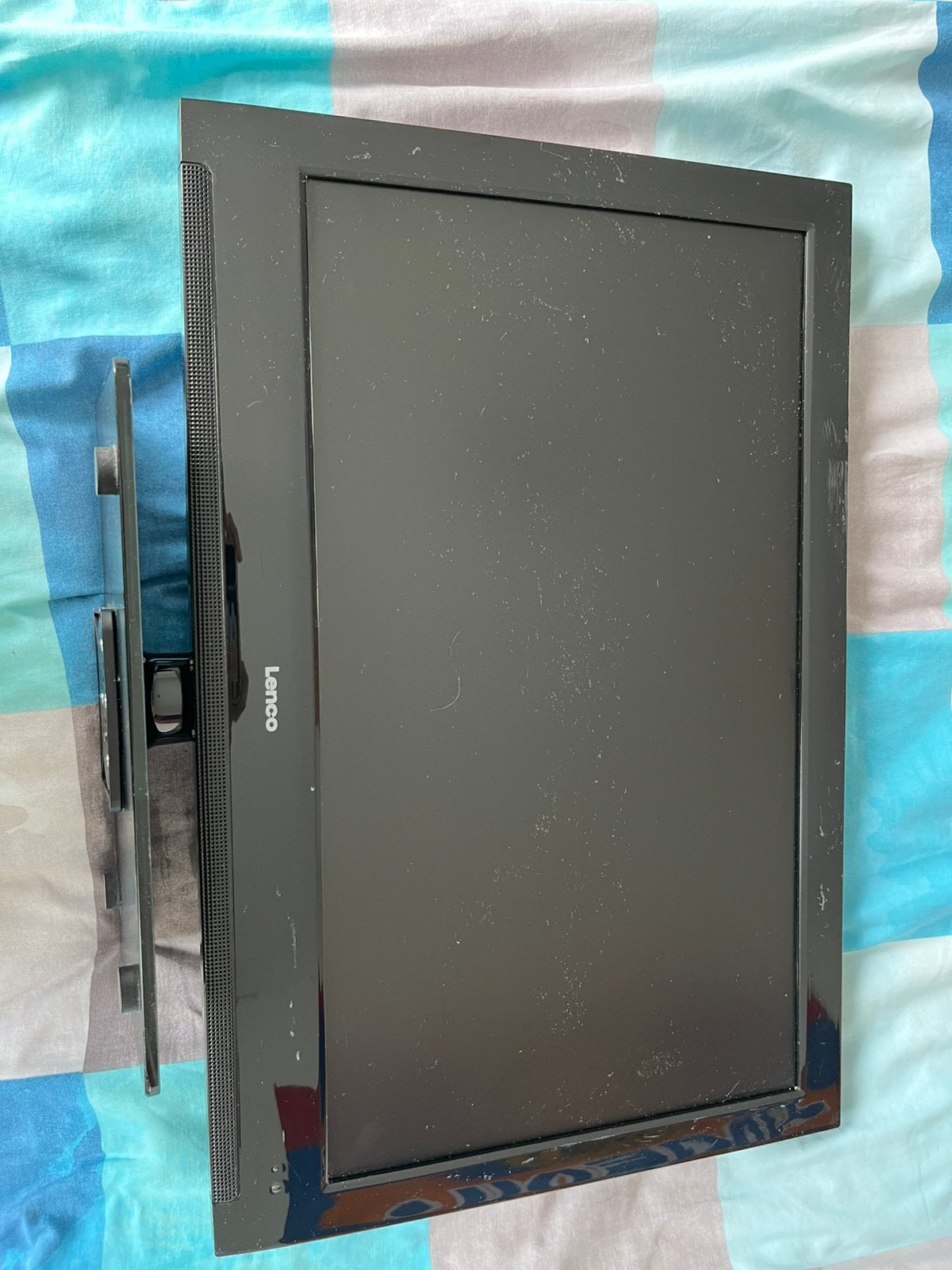 een Lenco 22 inch LCD-tv in goede werkende staat. Ideal, Enlèvement, Comme neuf