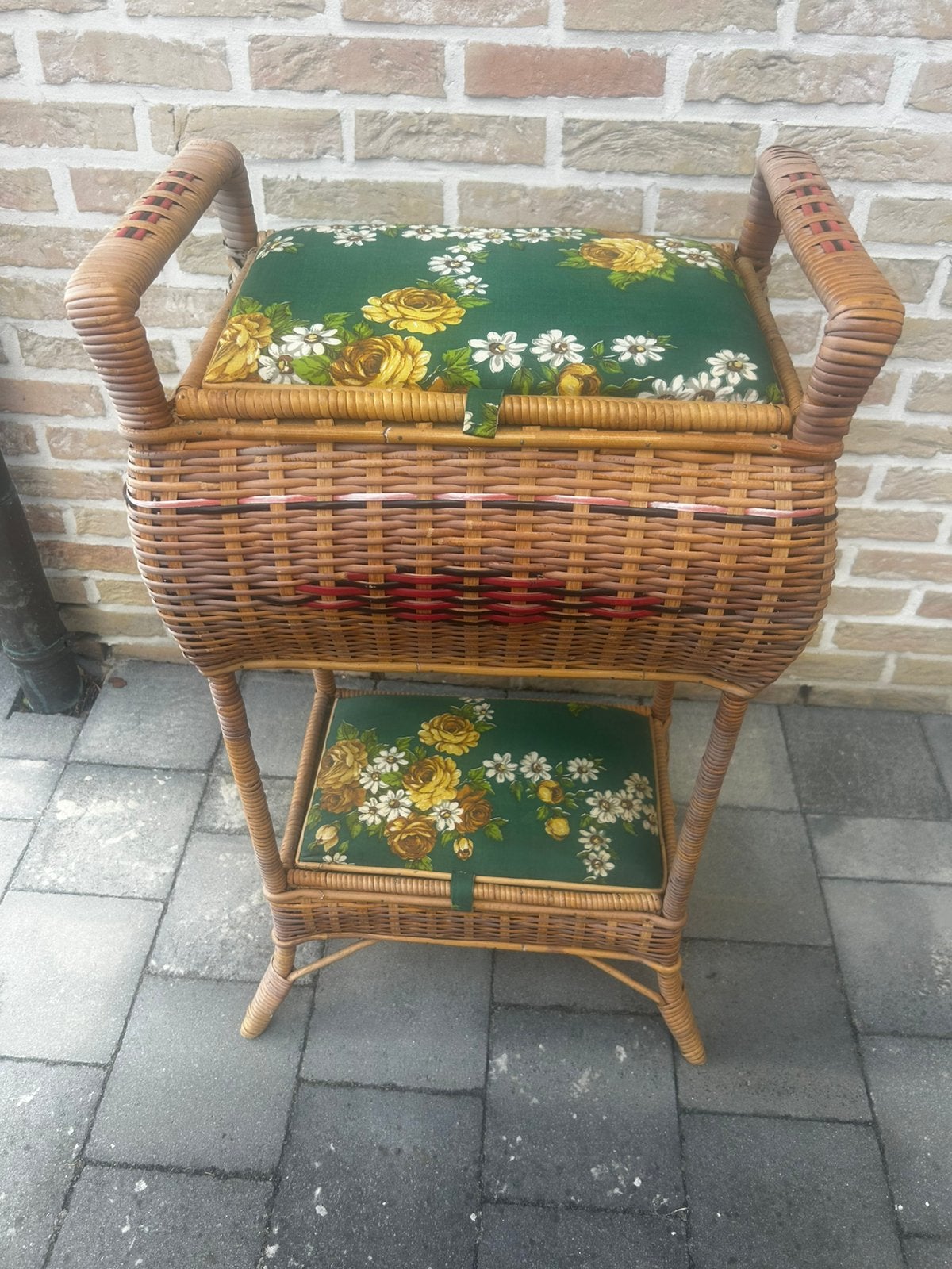 Zeer oud naai kist mand, Verzamelen, Ophalen, Huis en Inrichting