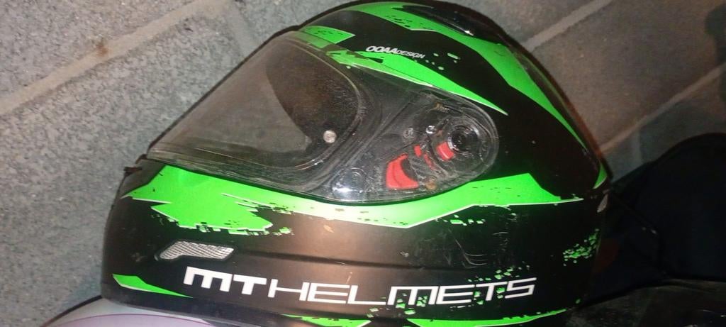 3 helmen 1 Cross en 2 brommerhelmen, Enlèvement