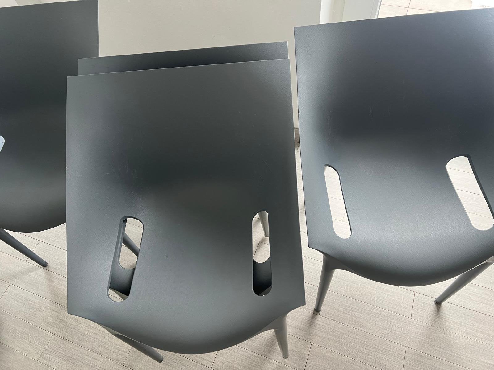 Chaises Kartell Yes grises, Enlèvement