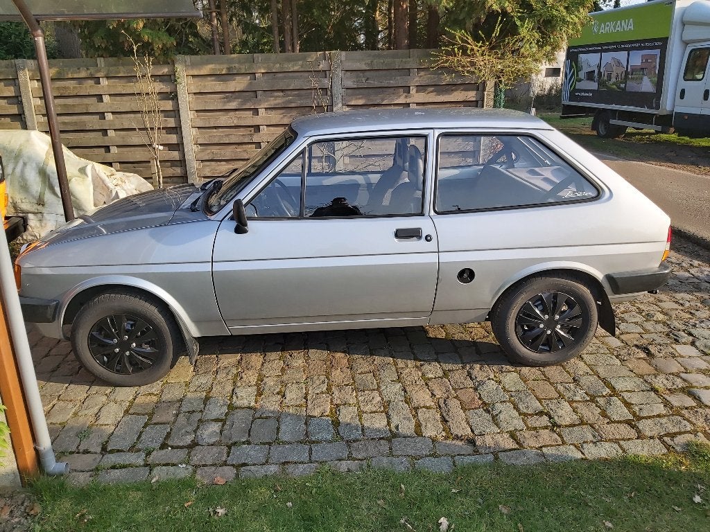 Oldtimer ford fiesta, Auto's, Handgeschakeld, Grijs, Particulier, Fiësta