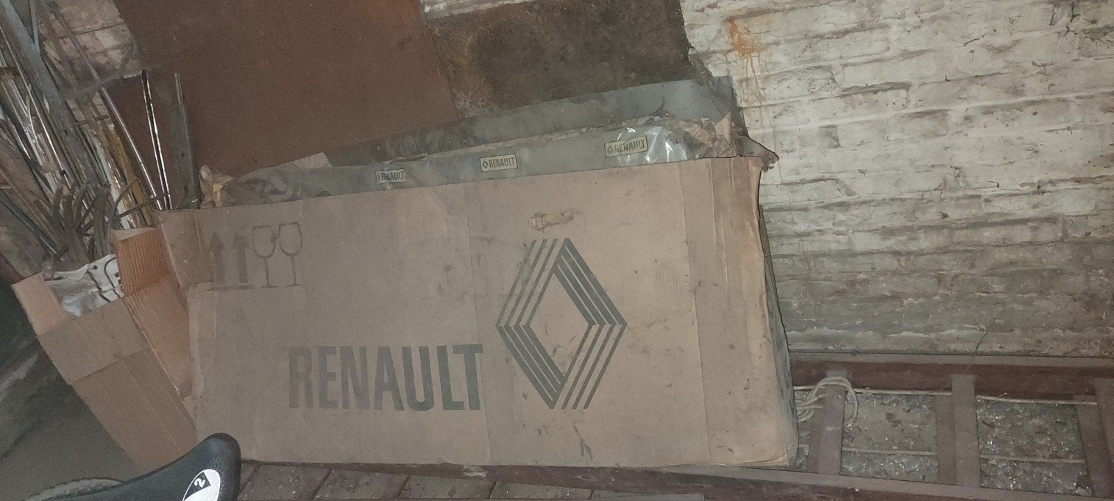 pare brise divers de renault 8  et autres anciens modèle, Enlèvement, Renault