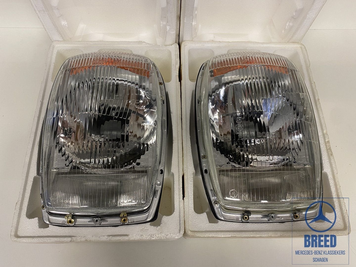NOS set koplampen Bosch Duplo voor Mercedes-Benz W114 W115 /, Neuf, -, -, Enlèvement ou Envoi
