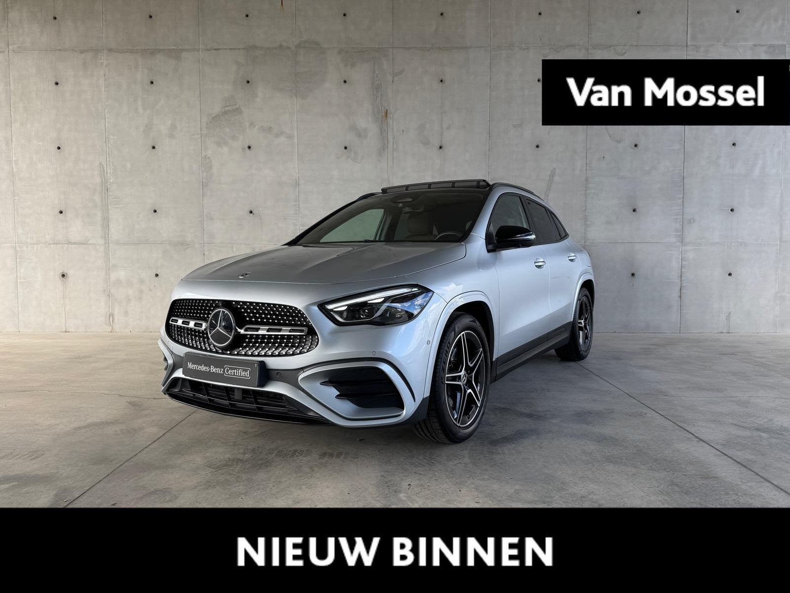 Mercedes-Benz GLA 180 Star Edition + TREKHAAK + HEAD UP + PA, Auto's, Dealer onderhouden, Stof, Gebruikt, 4 cilinders