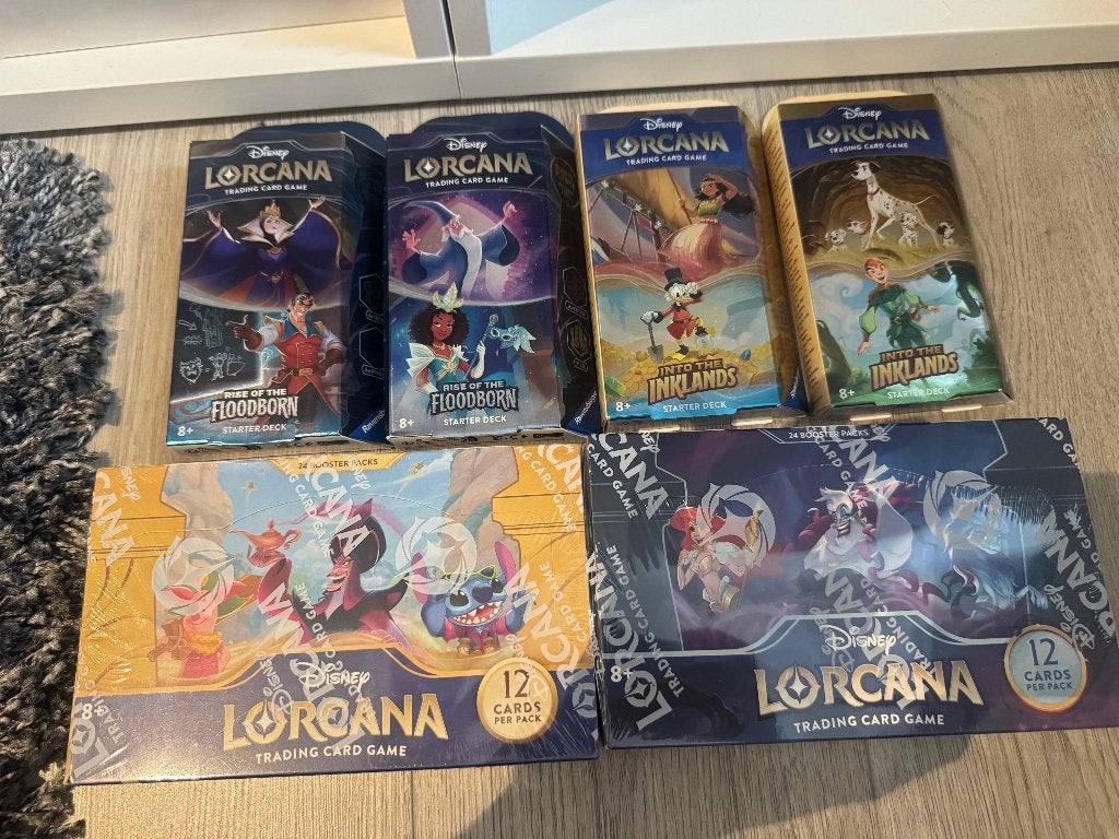 Disney Lorcana nieuw lot — 2 displays + 4 starterdecks, Verzamelen, Ophalen, Nieuw