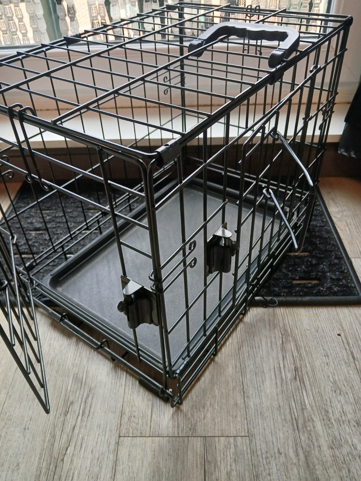 Tout nouveau cage, Enlèvement