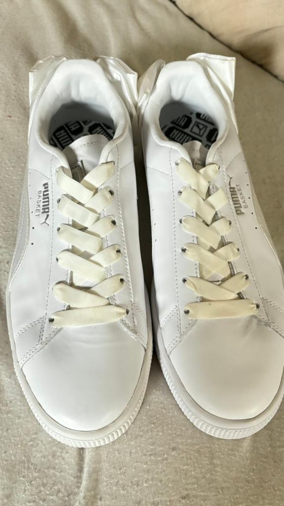 Sneakers Puma blanc/nœud, Neuf, Enlèvement ou Envoi, Puma, Escarpins