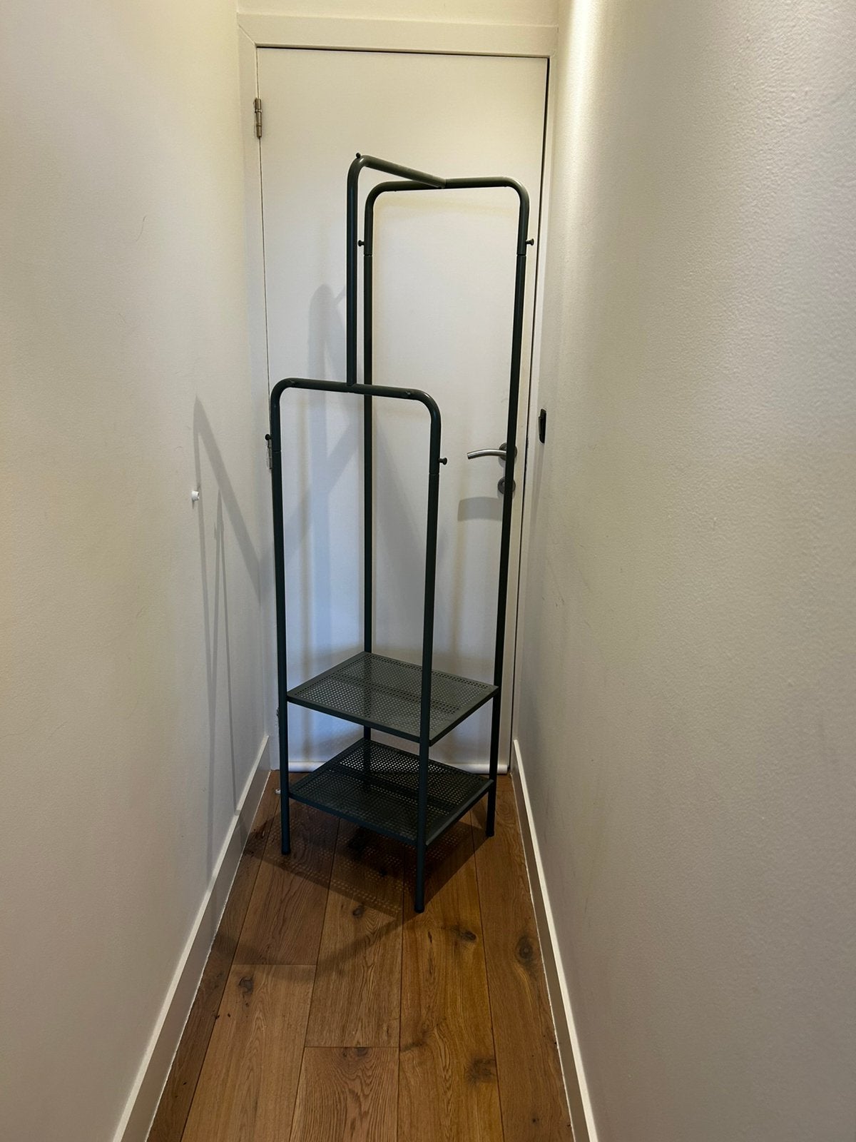 IKEA NIKKEBY kledingrek / kapstok (Grijsgroen), Huis en Inrichting, Woonaccessoires | Kapstokken, Ophalen, Zo goed als nieuw