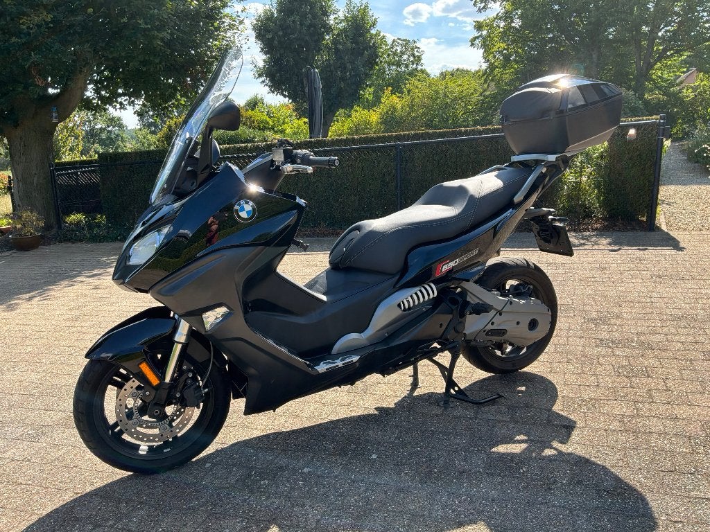 BMW C 650 Sport met amper 10000 km., Motoren, 2 cilinders, Cardan-aandrijving, 649 cc, Meer dan 35 kW