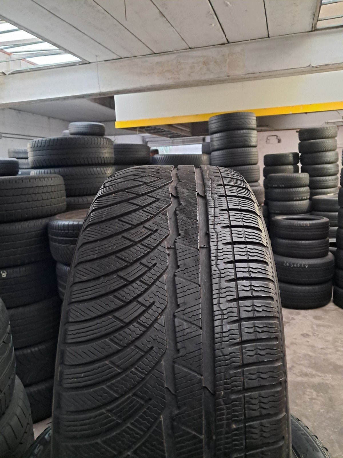 24550r18 245 50 r18 245/50/18 michelin Hiver avec montage, Enlèvement ou Envoi