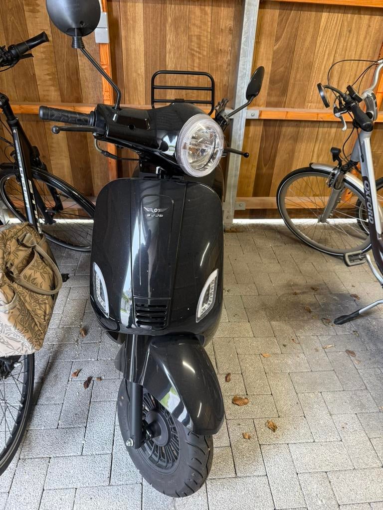 DJJD Cashmere snor scooter, Zo goed als nieuw, Benzine, Ophalen, Overige merken