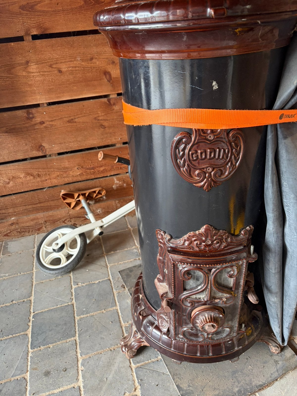 Godin hout kachel met weinig branduren, Huis en Inrichting, Kachels, Ophalen, Zo goed als nieuw, Hout