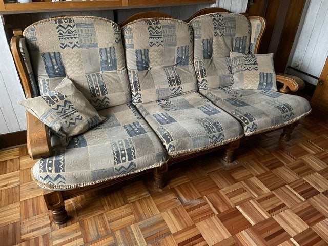 Salon d'antiquités, Trois personnes, Banc droit, Bois, Enlèvement