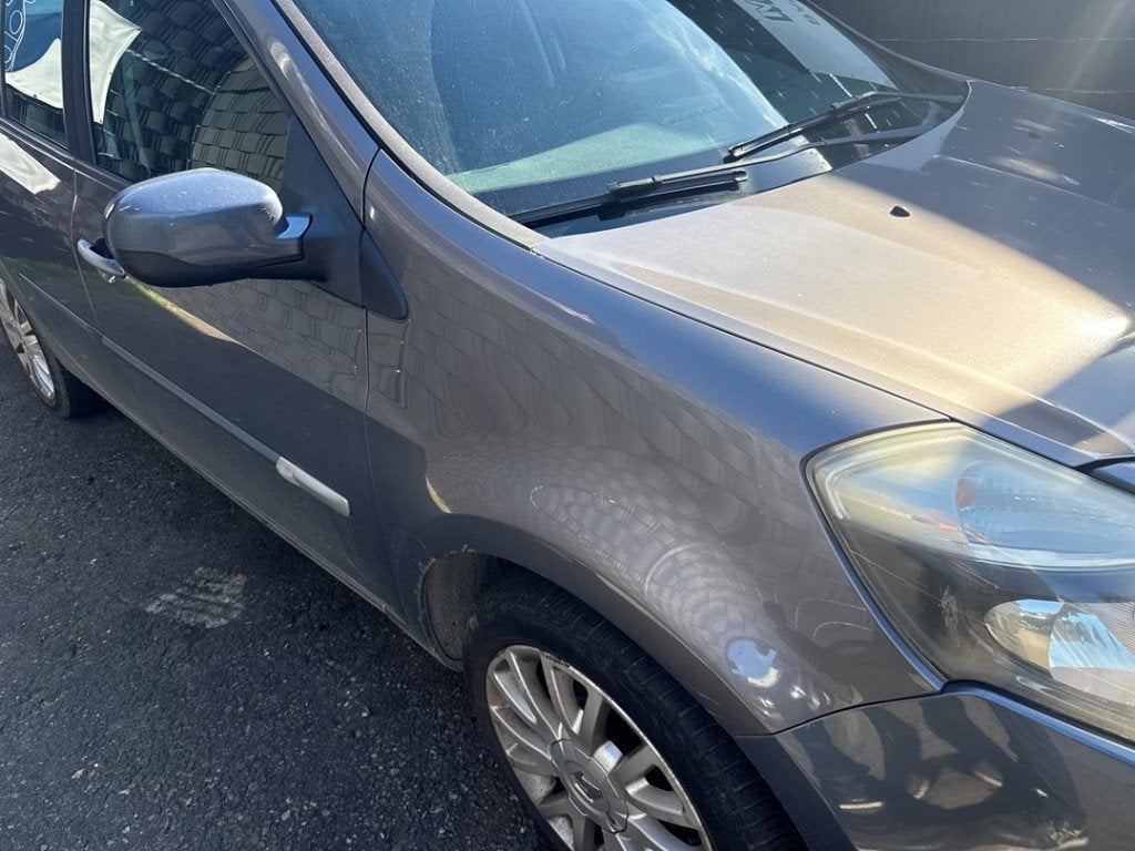 AILE AVANT DROITE Renault Clio III Estate / Grandtour (KR), Renault, Garde-boue, Utilisé, Peter-Huppertz-Straße 5
51063  Köln, DE