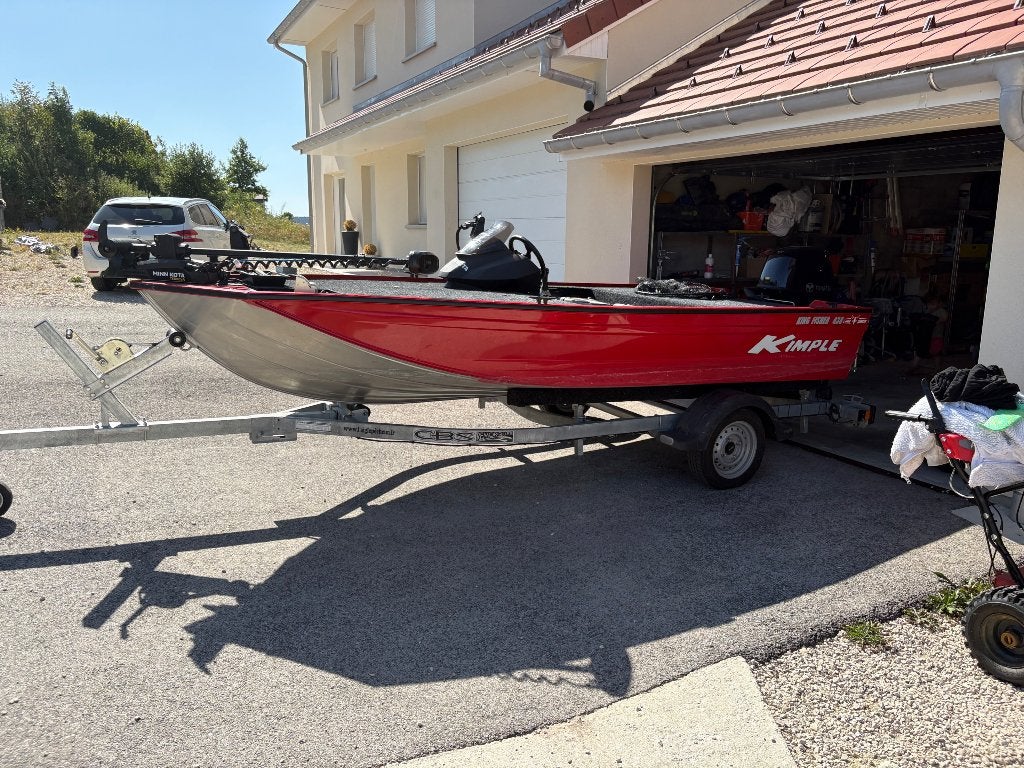 Bass baot, Sports nautiques & Bateaux, Bateaux de pêche & à console, Comme neuf, Autres marques, Avec télécommande, Démarrage électrique