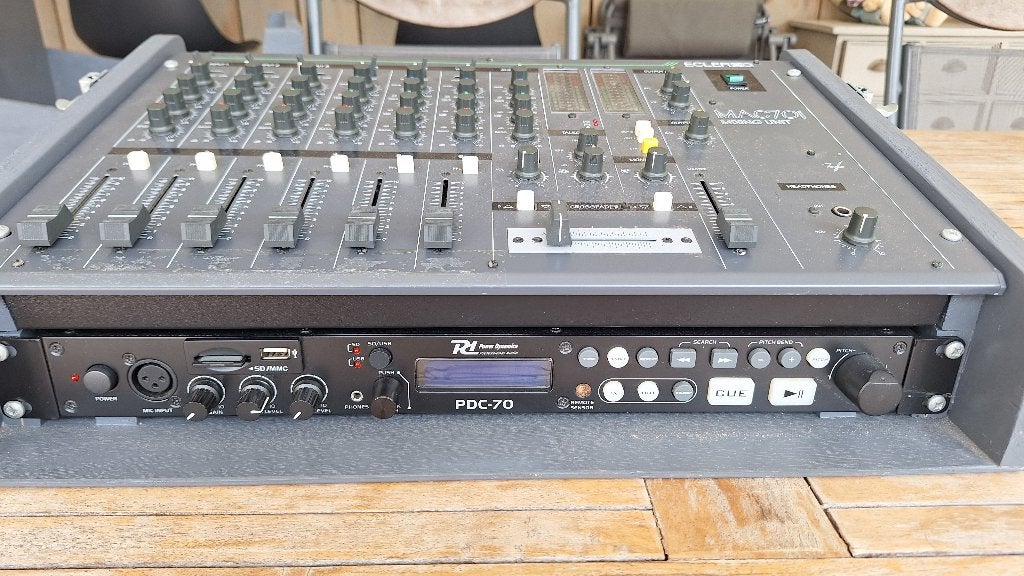 Mengpaneel ECLER MAC70i + MP3 speler, Ophalen, Zo goed als nieuw, Microfooningang