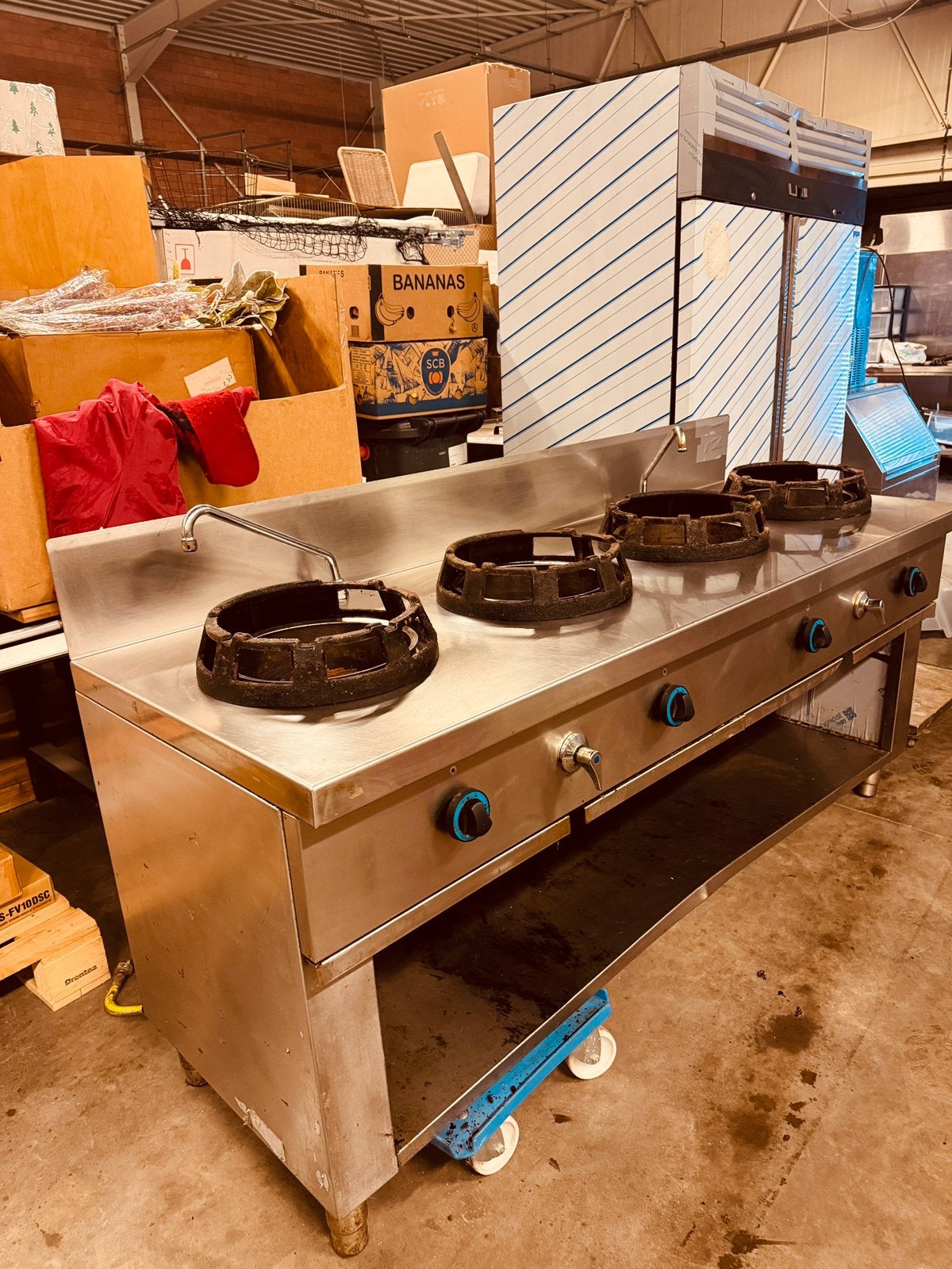 Gas wok fornuis - 56 kW - 4 kookzones - incl. 2 mini, Elektronische apparatuur, Fornuizen, Ophalen of Verzenden, Zo goed als nieuw