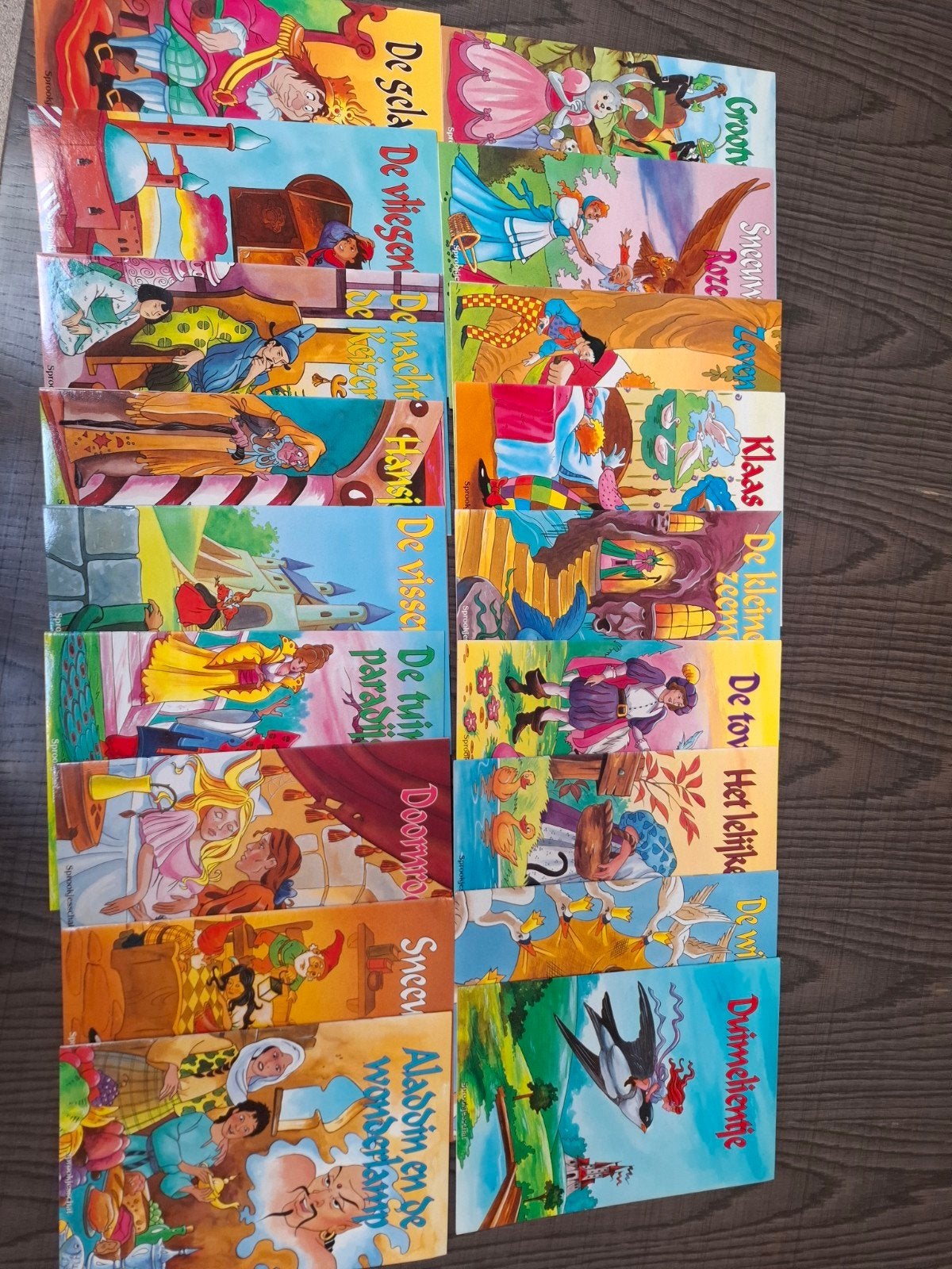18 sprookjes strips van sprookjesschat, Enlèvement ou Envoi, Estudio M.S., Série complète ou Série, Comme neuf