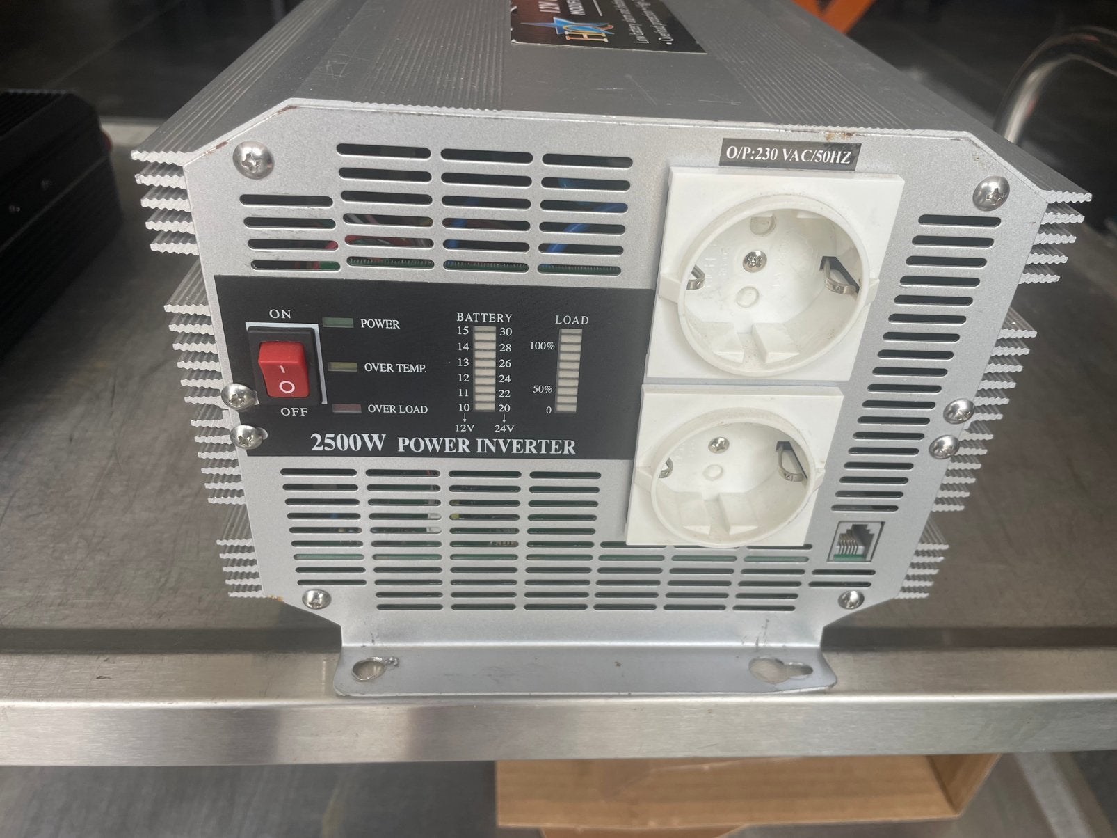 HQ omvormer 2500 w 12-230 v, Ophalen