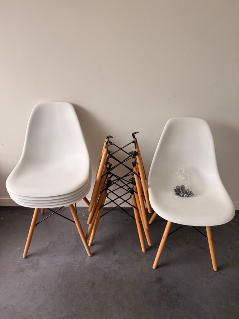 6 witte stoelen met houten poten, Enlèvement, Comme neuf, Blanc, Cinq, Six Chaises ou plus