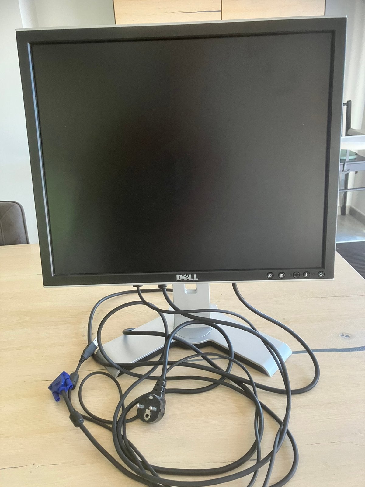 Dell computerscherm hoogte verstelbaar, Computers en Software, Monitoren, Ophalen, Gebruikt