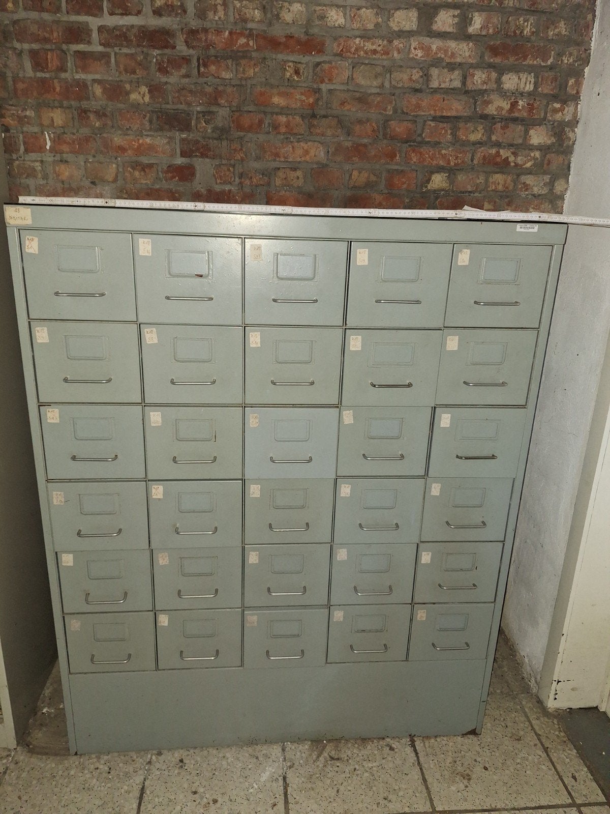 Metalen archiefkast, Ophalen, Metaal