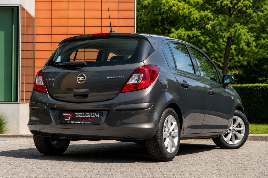 Opel Corsa 1.4i - Automatische airconditioning, Auto's, Opel, Euro 5, Zwart, 4 cilinders, Sound system