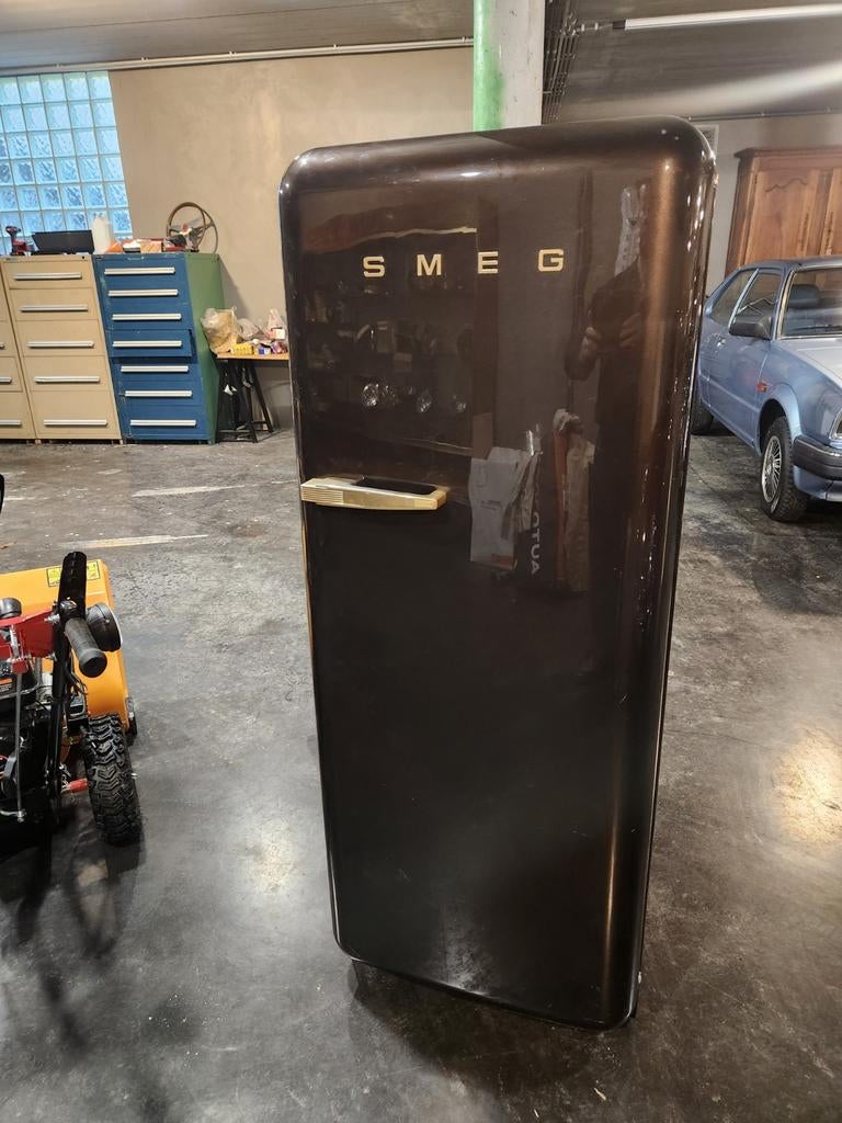 very nice SMEG FRIDGE CHOCOLATE/ GOLD VERY GOOD SHAPE, Ophalen