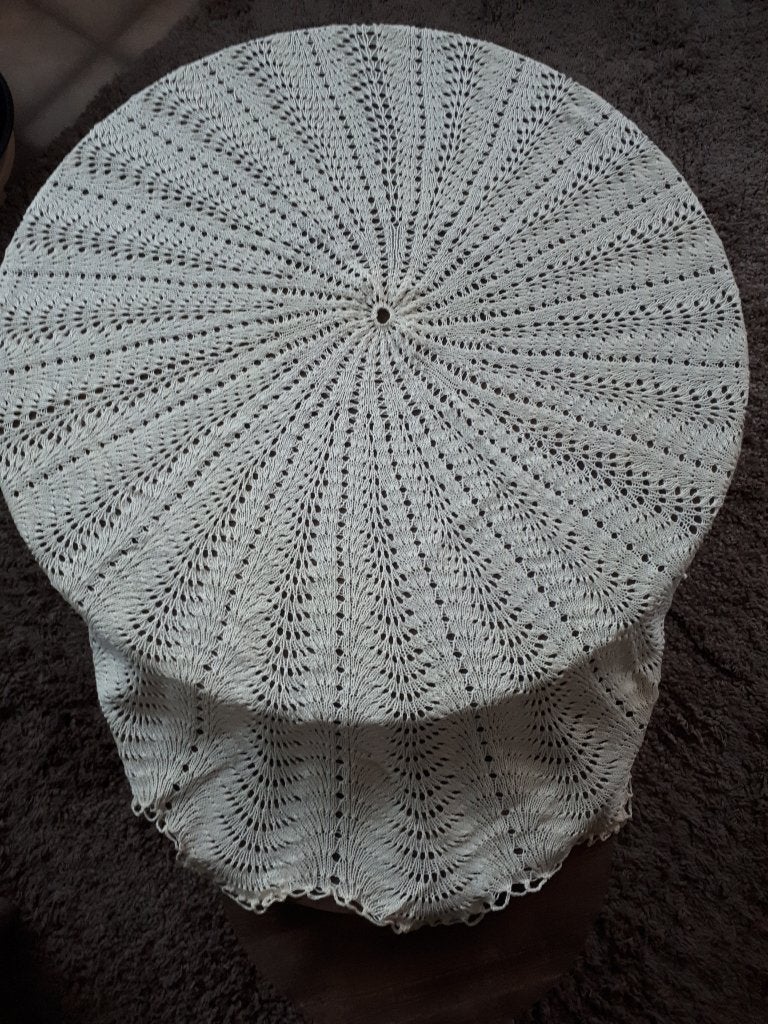 Prachtig handwerk kunstbreiwerk, tafellaken ronde tafel., Ophalen, Rond, Nieuw, Handgemaakt