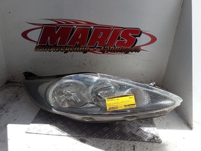 Phare droit d'un Ford Fiesta, -, -, 3 mois de garantie, -