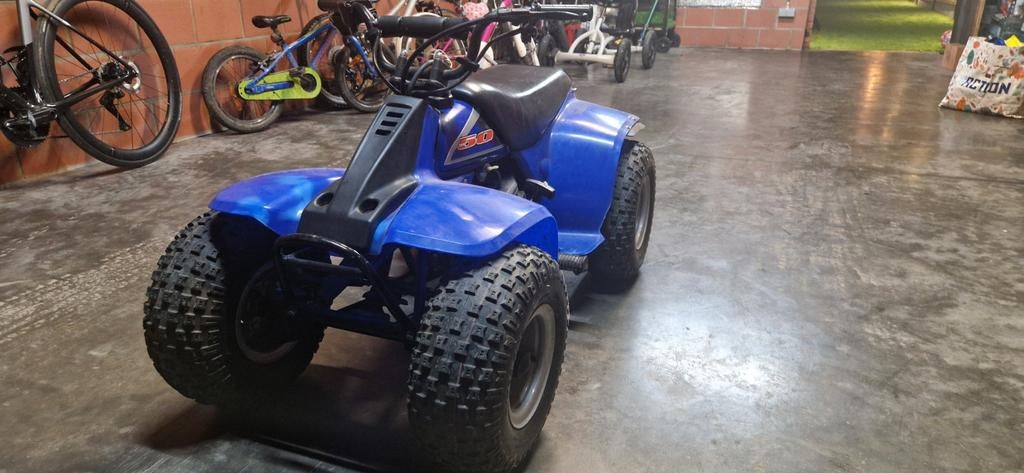 Lt50, Motos