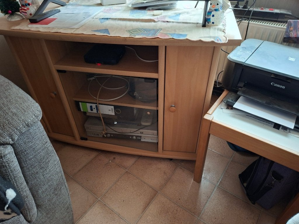 Gratis af te halen Beuken Tv kast., Huis en Inrichting, Kasten |Televisiemeubels, Ophalen, Gebruikt, 100 tot 150 cm, Minder dan 100 cm