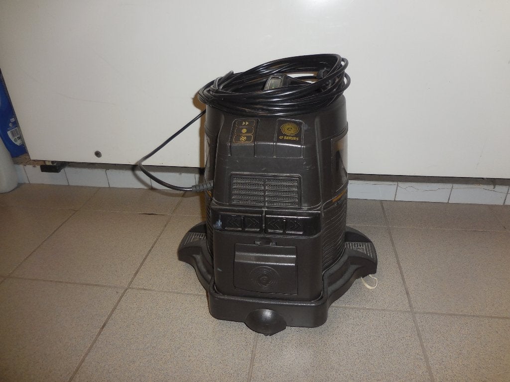 aspirateur à eau arc-en-ciel Type e, Electroménager, Aspirateurs, Réservoir, Autres marques, Enlèvement, Utilisé
